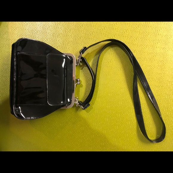 Gorgeous vintage shiny black purse - Picture 2 of 6